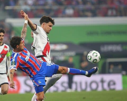 Crystal Palace feiert den Uefa Conference League-Sieg gegen Rayo Vallecano mit Mateta als Torschütze.