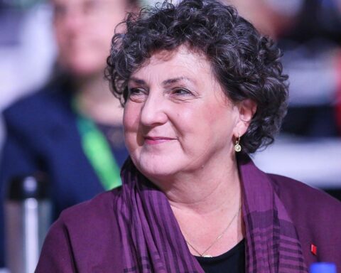 Anja Piel kritisiert Beitragssteigerungen für Kinderlose in der Pflegeversicherung. Pflege muss bezahlbar bleiben.