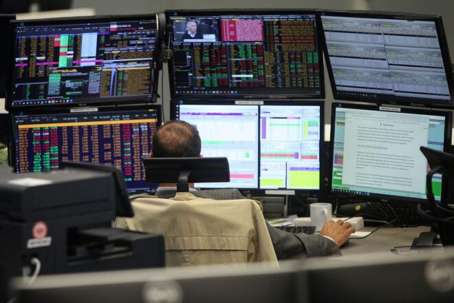 Dax lässt deutlich nach – Henkel-Aktien gefragt
