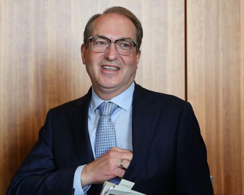 Alexander Dobrindt spricht über beschleunigte Abschiebungen abgelehnter Asylbewerber und neue Rückführungsmöglichkeiten.