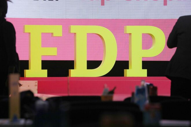 Dürr mahnt FDP zu mehr inhaltlicher Klarheit
