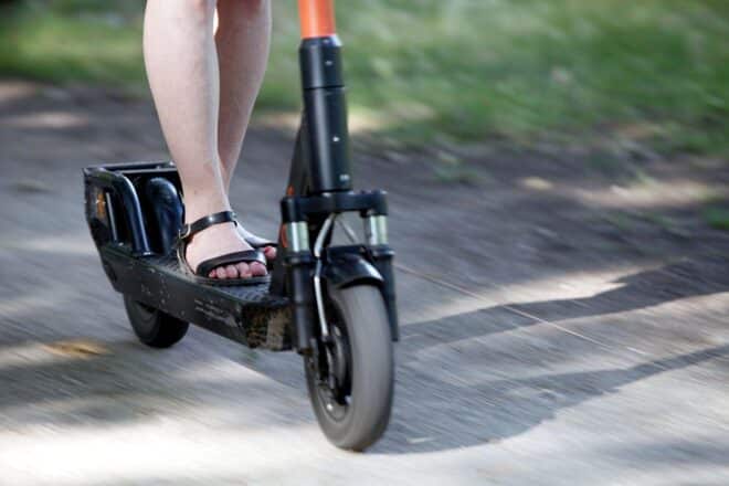 E-Scooter und Moped in der Region Börde schneller als erlaubt unterwegs