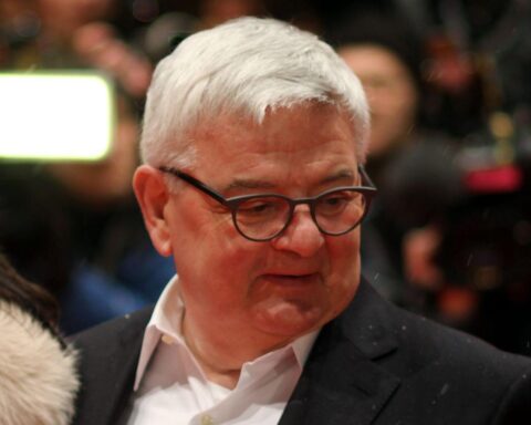 Joschka Fischer diskutiert Europa, USA und Deutschlands zukünftige Herausforderungen in der Sicherheitspolitik.