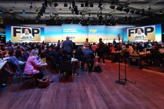 FDP setzt Parteitag fort – Antragsberatung im Fokus