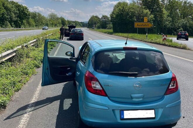 Falschfahrer auf B65 bei Minden verursacht Unfall mit Schwerverletzter