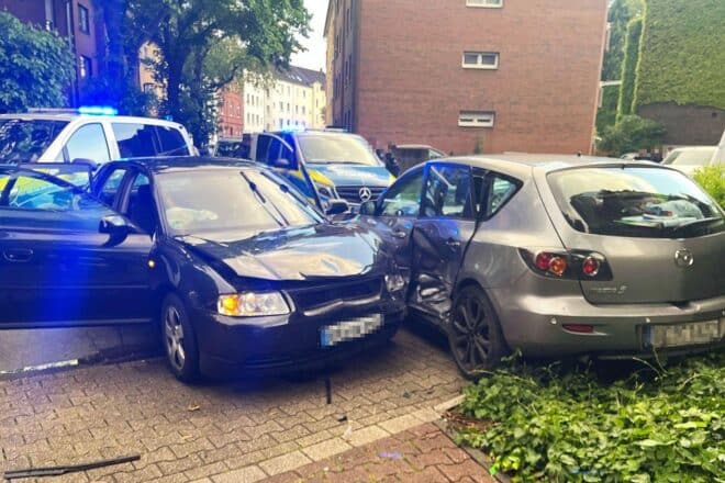 Flucht von berauschter Autofahrerin endet mit Verkehrsunfall in Gelsenkirchen