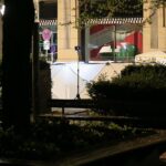 Auto in Menschenmenge, tragischer Vorfall in Leipzig am 04.05.2026, Sicherheitsdiskussion entfaltet sich.