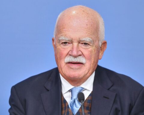 Peter Gauweiler fordert CSU und Freie Wähler zur Kooperation bei der Bundestagswahl auf.