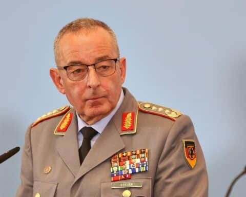 Generalinspekteur Breuer warnt vor russischer Militärgefährdung für die NATO bis 2029.