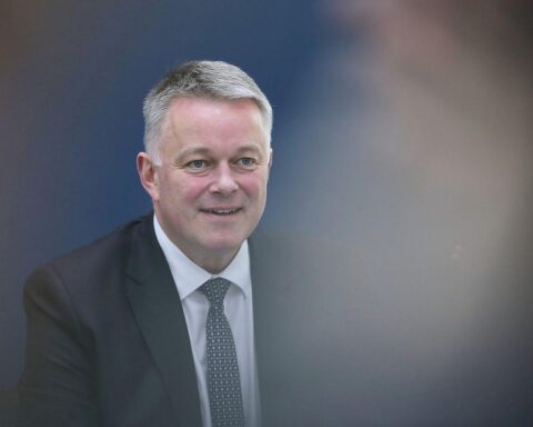 Gordon Schnieder bei seiner Wahl zum Ministerpräsidenten von Rheinland-Pfalz im Landtag.