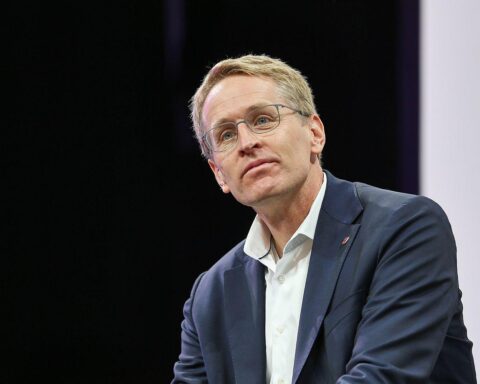 Daniel Günther diskutiert Einkommensteuerreform und deren Auswirkungen auf Länder und Kommunen.