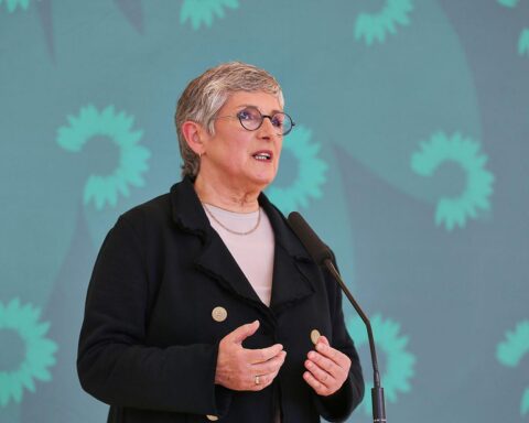 Britta Haßelmann kritisiert Friedrich Merz und fordert bessere Regierungsarbeit in Berlin.