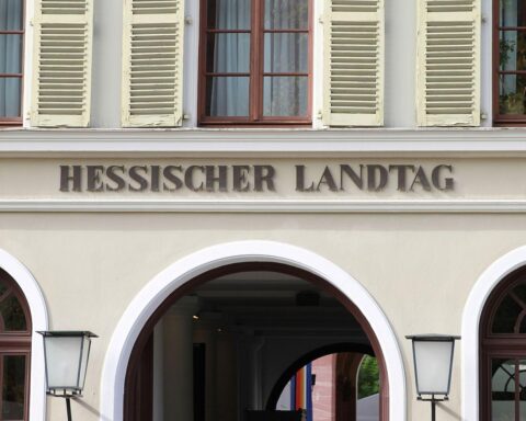 Hessischer Landtag: Gesetzentwurf zur Integration von Spätaussiedlern im Fokus, Zukunftsperspektiven.