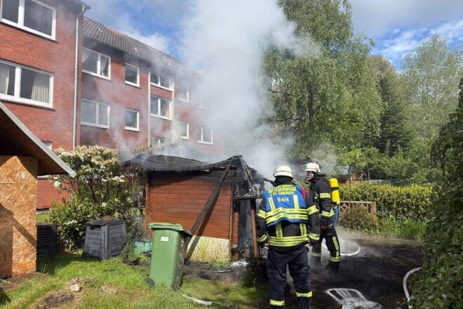 Holzschuppen in Aurich-Sandhorst vollständig ausgebrannt