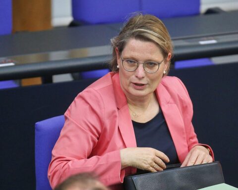 Neubauprojekte der Stiftung Forum Recht in Karlsruhe und Leipzig zur Stärkung des Rechtsbewusstseins.