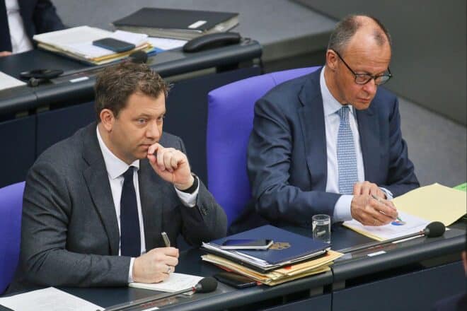 Ifo-Chef Fuest sieht Bundesregierung auf "Crashkurs"