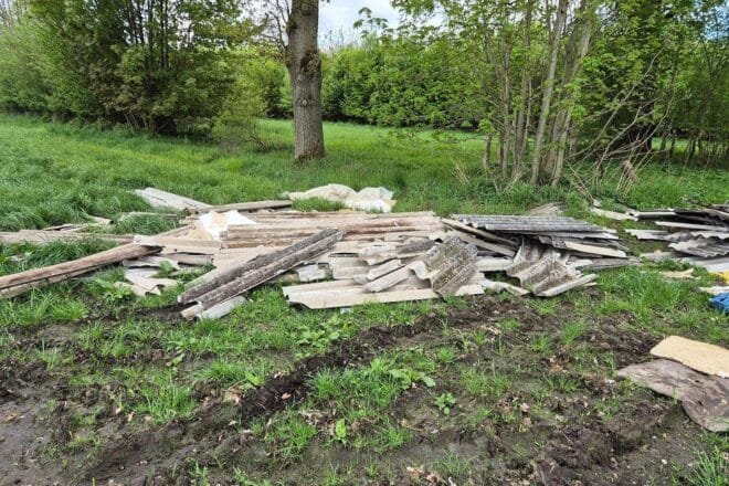Illegale Müllentsorgung in Padenstedt: Polizei sucht Zeugen