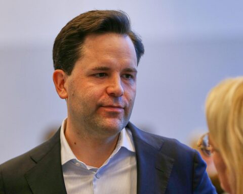 Johannes Winkel spricht über die Notwendigkeit interner Stärke und Inhalte in der Koalition.
