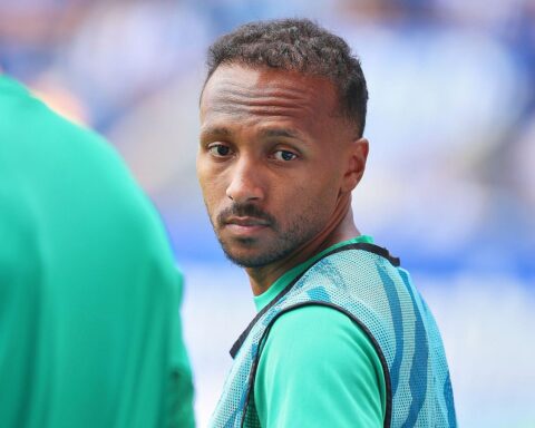 Julian Green in Greuther-Fürth-Trikot, symbolisiert Abschied nach neun Jahren, Emotionen sichtbar.