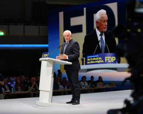 Wolfgang Kubicki auf Parteitag: Neuanfang für FDP, Herausforderungen und Spaltungen in der Partei.