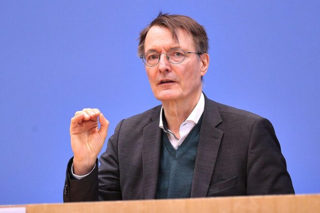 Lauterbach will weitere Ebola-Patienten aus USA aufnehmen