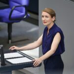Politiker diskutieren Diäten-Deckel; Zweifel an Rechtmäßigkeit, Widerstand in der Linken-Fraktion.