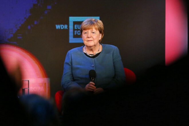 Linke: Merkel für EU-Verdienstorden geeigneter als Merz