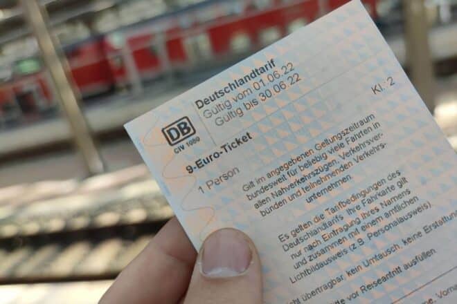 Linke will Energiekrisengeld und 9-Euro-Ticket