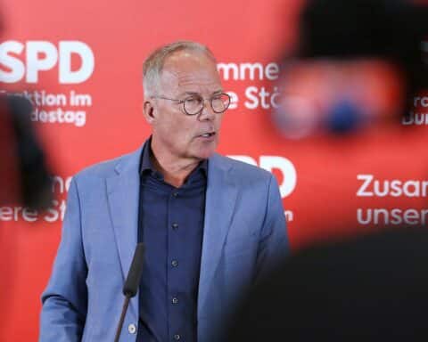 Matthias Miersch äußert Besorgnis über Gefahren für die Demokratie in Deutschland.