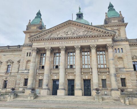 Präsident Korbmacher spricht über Klimaschutz und Tierschutz am Bundesverwaltungsgericht in Leipzig.