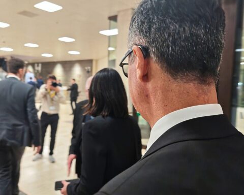 Cem Özdemir verzichtet auf Istanbul-Reise, um seine erste Regierungserklärung im Landtag zu halten.