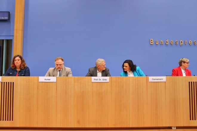 Bundestag, Diskussion zum Widerspruchsrecht, Organspende, fraktionsübergreifende Initiativen, Zukunft der Medizin.