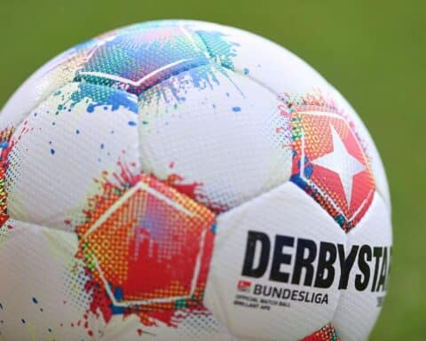 VfL Osnabrück feiert Aufstieg in die 2. Bundesliga nach Stuttgarter Sieg.