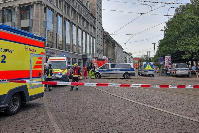 Polizei: 33-jähriger Deutscher fuhr in Leipzig in Menschenmenge