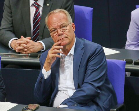 Matthias Miersch fordert höhere Steuern für Reiche zur Entlastung niedriger Einkommen.