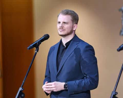 Tim Klüssendorf diskutiert Reformen mit Sozialpartnern für ein gemeinsames und umfassendes Lösungspaket.