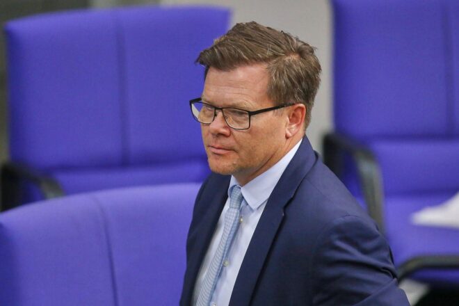 Schneider will Klimaschutzprogramm nachbessern