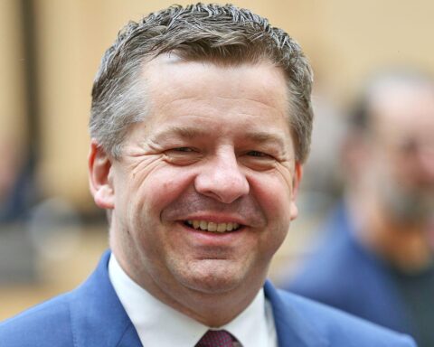 Sven Schulze bei Ansprache zur steuerlichen Entlastung für alleinerziehende Eltern in Sachsen-Anhalt.