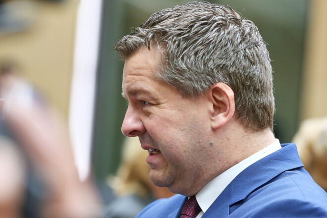 Schulze warnt vor "massiven Turbulenzen" bei AfD-Mehrheit