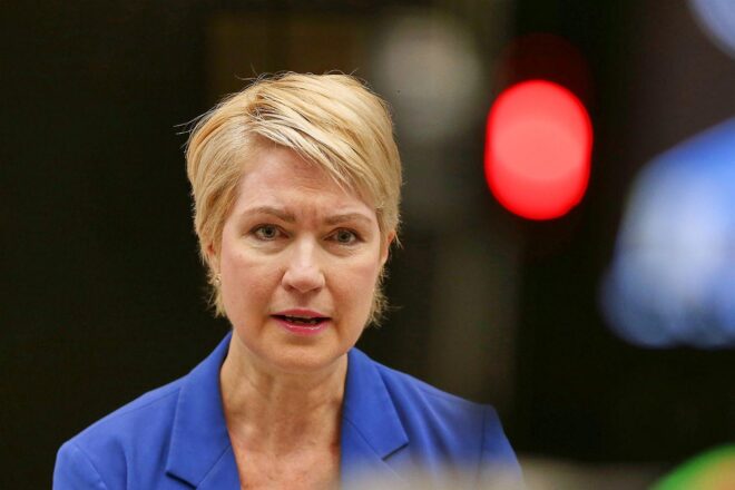 Schwesig wirft Bundesregierung mangelnde Professionalität vor