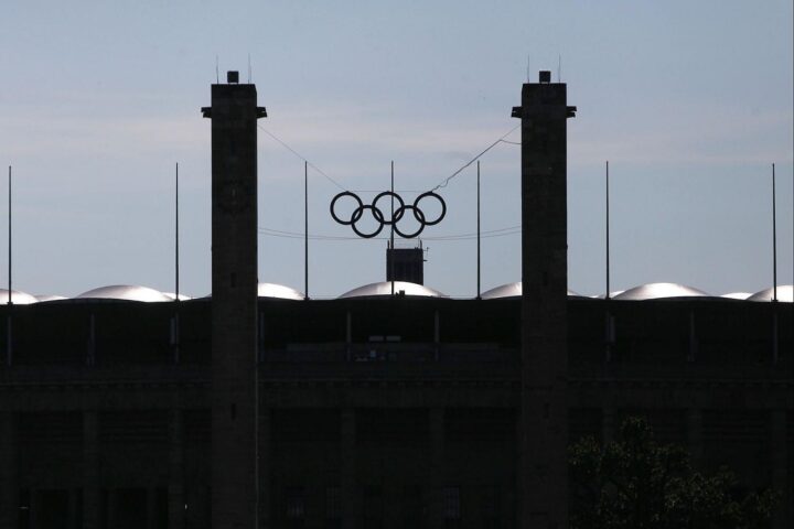 Berlin, Olympiastadion, Kritik an Kostenschätzung, Olympische Spiele, sportliche Infrastruktur, finanzielle Unsicherheiten.