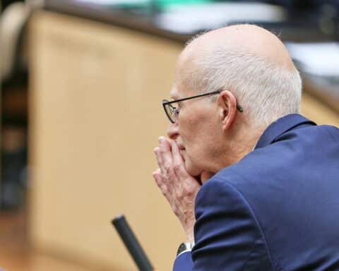 Peter Tschentscher wirbt in Briefen für das Olympia-Referendum in Hamburg.