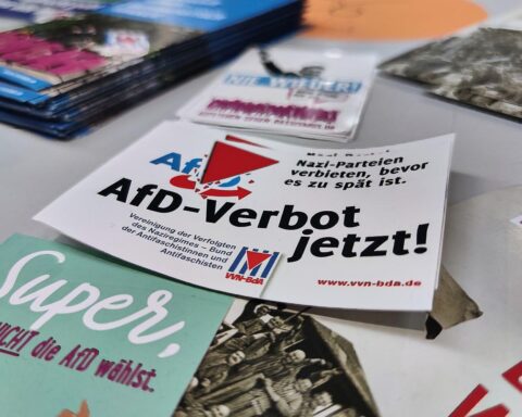 Werbematerial zur Forderung nach einem Verbot der AfD durch Verdi-Chef Frank Werneke.