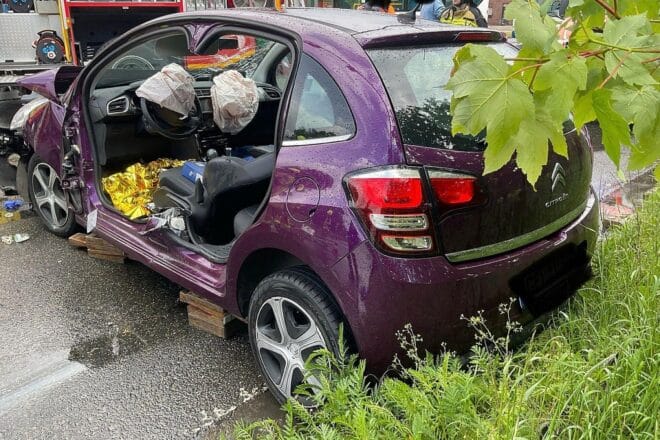 Verkehrsunfall in Alpen mit einer verletzten Person