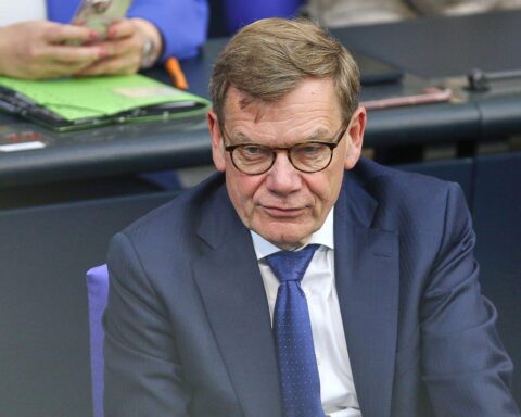 Johann Wadephul kritisiert Israels Militärvorgehen im Libanon vor UN-Sicherheitsrat-Abstimmung.