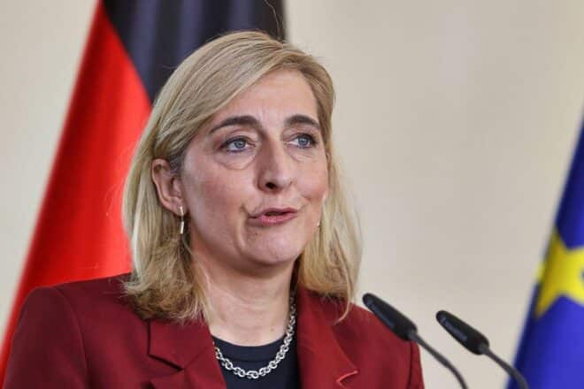Warken: Ebola-Pandemie "nahezu ausgeschlossen"