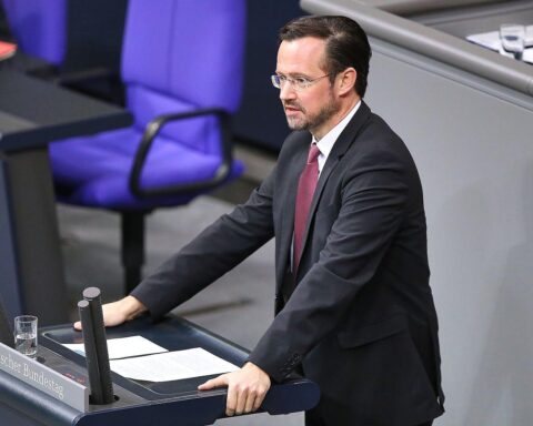 Dirk Wiese kündigt neue Entlastungen für Bürger nach Scheitern der Entlastungsprämie an.