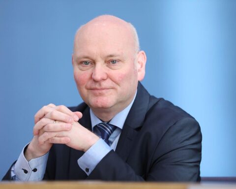 Achim Truger diskutiert Steuererhöhungen und politische Polarisierung in Deutschland.