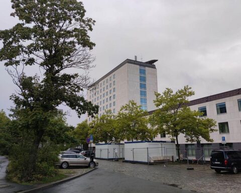 Sanierung des Bildungs- und Freizeitzentrums in Wolfsburg: moderne Architektur und offene Lernlandschaften.