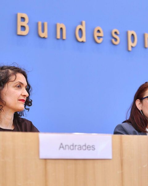 Präsentation des Jahresberichts 2025 zur Antidiskriminierung in Berlin: Anfragen und Reformkritik.